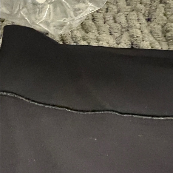 Soma Smoothing Shorts in Black - Picture 6 of 9